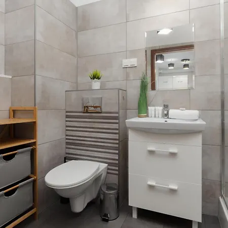 Urban Wings - Airport With Parking & Balcony By Renters Διαμέρισμα *