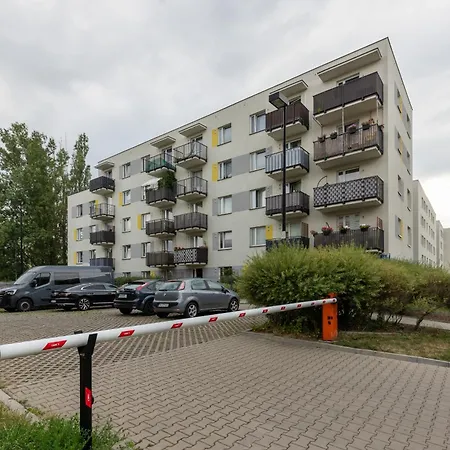 Urban Wings - Airport With Parking & Balcony By Renters Βαρσοβία