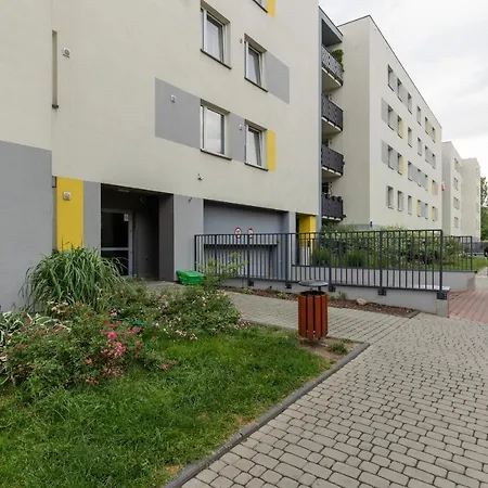 Urban Wings - Airport With Parking & Balcony By Renters דירה *