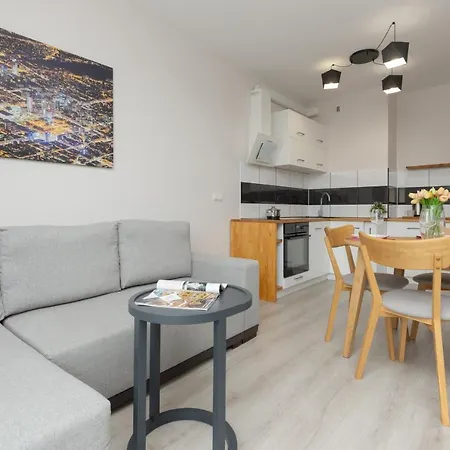 Urban Wings - Airport With Parking & Balcony By Renters *