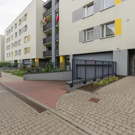 Urban Wings - Airport With Parking & Balcony By Renters דירה ורשה