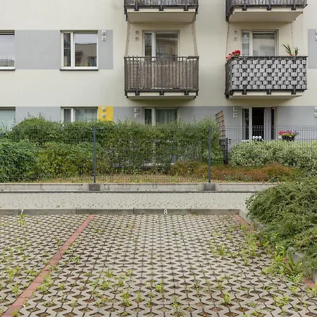 Urban Wings - Airport With Parking & Balcony By Renters דירה